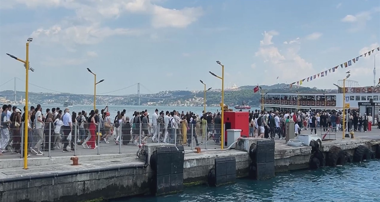 Ayrıntılar Netleşti: Bayramın ikinci gününde Adalar vapur iskelesinde yoğunluk meydana geldi - Haberleri: Geli