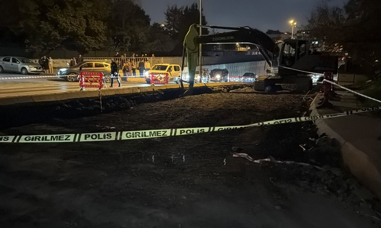 Bayrampaşa'da İSKİ kazısında çökme oldu, 35 yaşındaki işçi toprak altında öldü