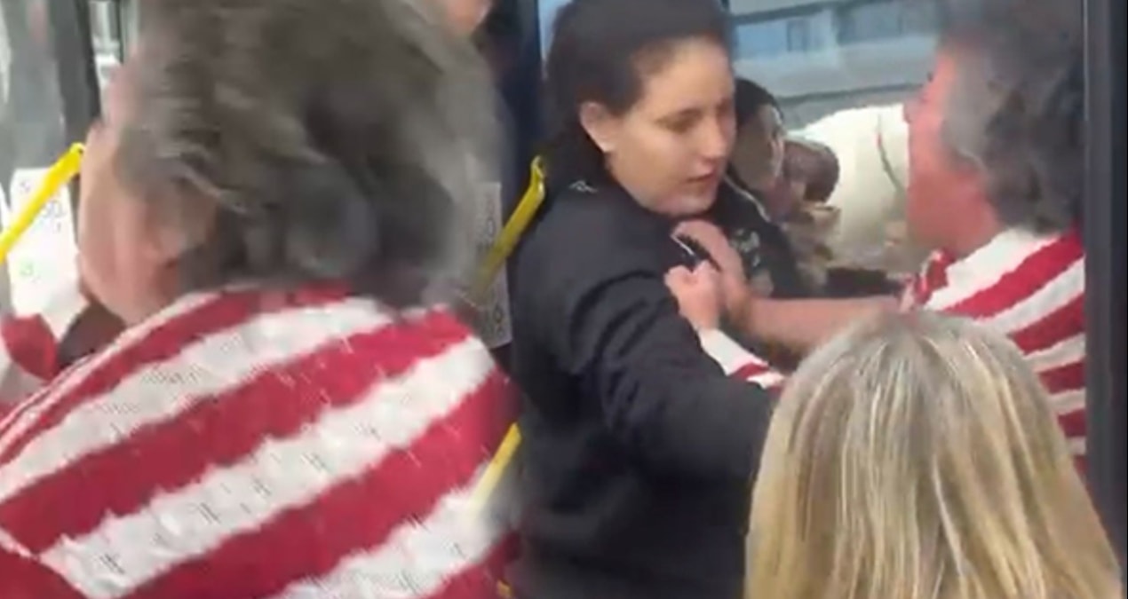 Gündemden Son Bilgiler: Belediye otobüsünde 'yer verme' kavgası! Hakaretler havada u.çtu - Son Dakika Haberler