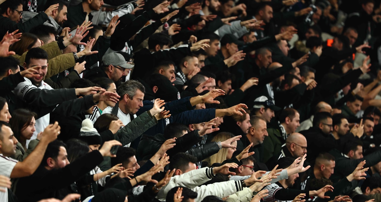 Sıcak Gündem: Beşiktaş - Galatasaray derbisinin biletleri cep yakacak - Son Dakika: Gelişmeler Takip Ediliyor