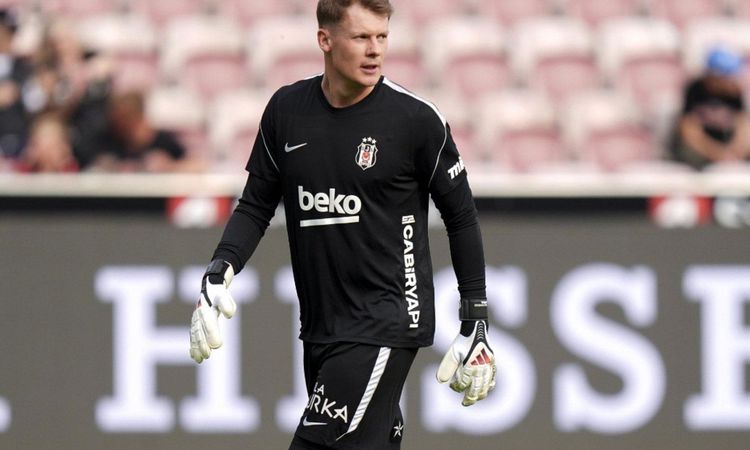 Kritik Açıklama: Beşiktaş'ın kalesinde Nübel duvarı! Taraftarlar "Kaleci dediğin böyle olur?" demeden edemedi