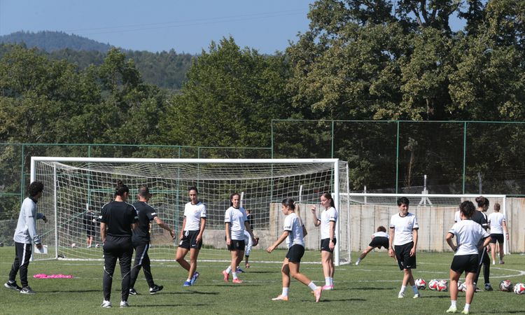 Sıcak Gündem: Beşiktaş Kadın Futbol Takımı, yeni sezon hazırlıklarını Bolu'da sürdürüyor - Haberleri - Son Dak