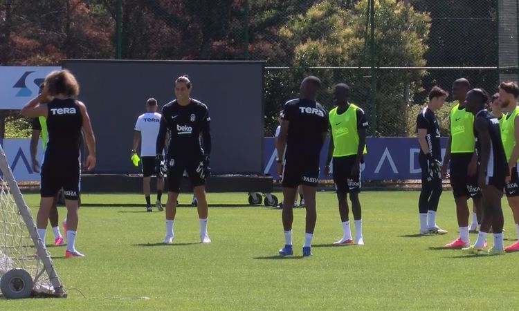 Son Gelişme: Beşiktaş, Midtjylland maçına hazır - Haberleri