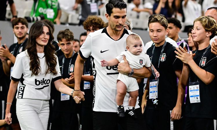 Son Gelişme: Beşiktaş'ta Necip Uysal'a duygusal veda: Hakkınızı helal edin - Haberleri ve Merak Edilenler