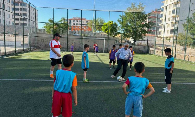 Besni’de Yaz Kur’an Kursları arası futbol turnuvası resmen start aldı - Haberleri - Son Dakika Bilgileri