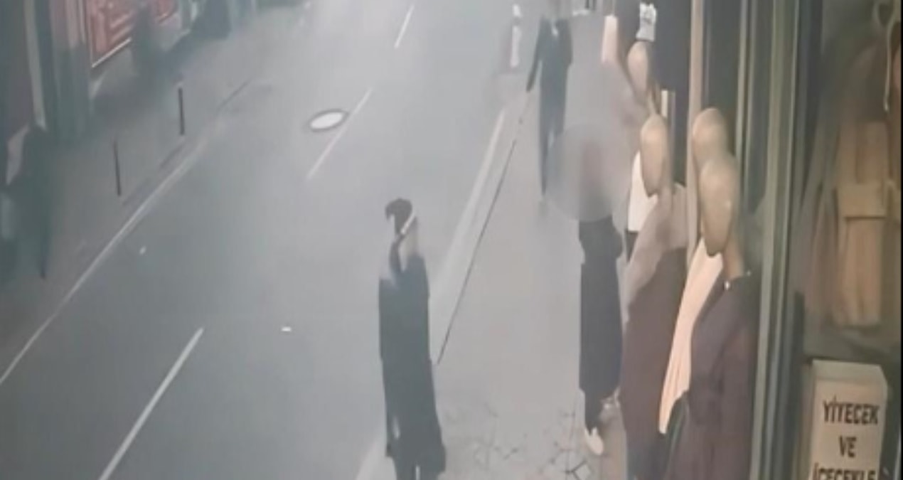 Son Gelişme: Beyoğlu’nda cansız mankenin üzerindeki kıyafeti giyip gitti - En Son Haber ve Merak Edilenler
