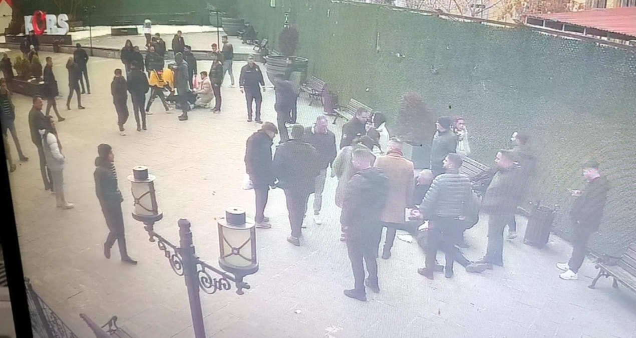 Sıcak Gündem: Bıçaklı kavga kamerada: 2'si ağır, 7 yaralı - Son Dakika Haberleri