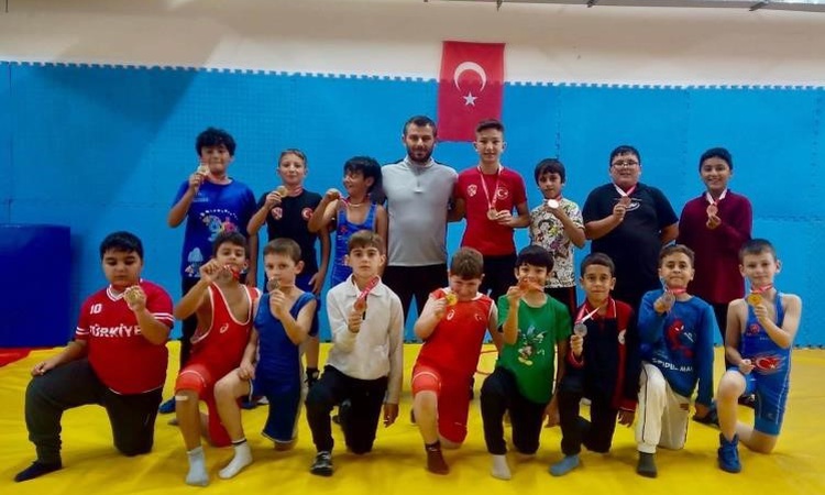 Bilecik'te Amatör Spor Haftası'nda judo ve güreş müsabakaları yapıldı: Gelişmeler Takip Ediliyor