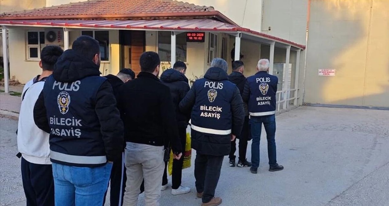 Kritik Açıklama: Bilecik'te bir kuyumcuyu soyan 4 şüpheli hakkında tutuklama kararı verildi - Son Dakika Haber