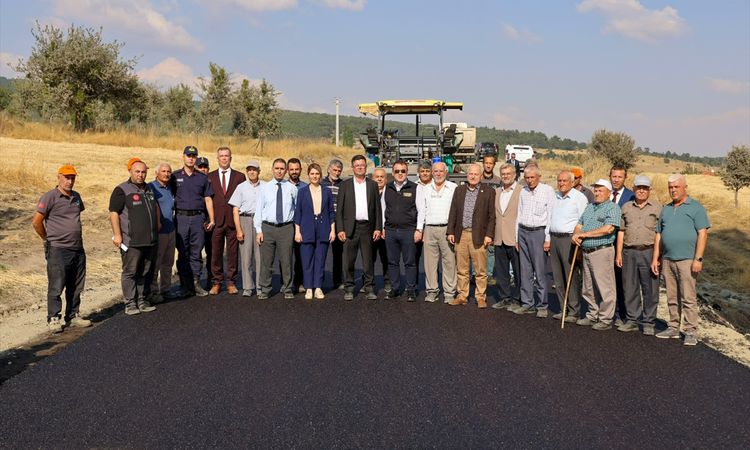 Gündemden Son Bilgiler: Bilecik'te yıl boyunca 40 kilometre sıcak asfalt çalışması yapıldı - Son Dakika Haberl