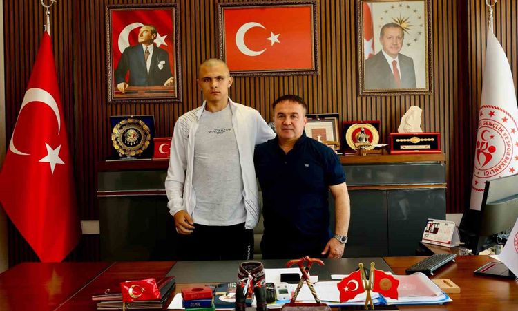 Sıcak Gündem: Bilecikli sporcu Türkiye ikincisi oldu - Haberleri: Gelişmeler Takip Ediliyor
