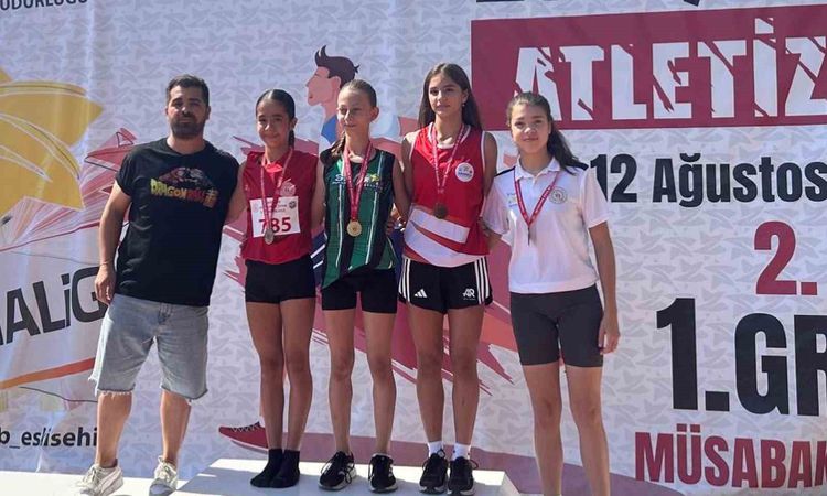 Sıcak Gündem: Bilecikli sporcu Türkiye üçüncüsü oldu - Haberleri: Gelişmeler Takip Ediliyor