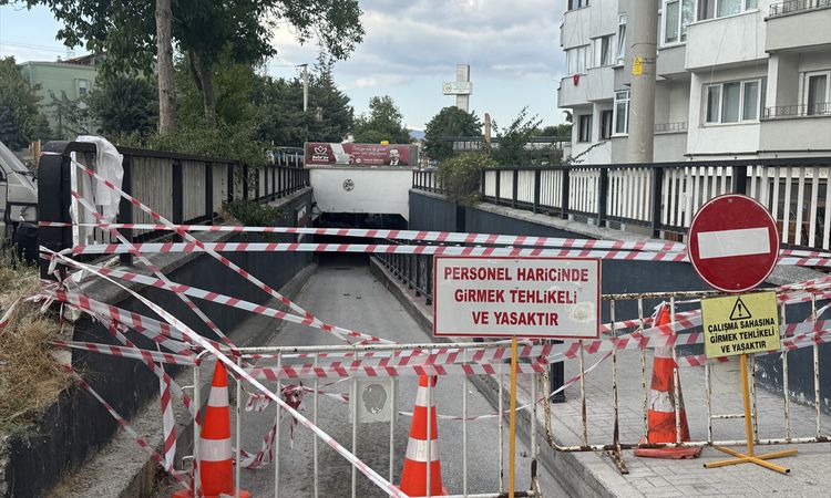 Ayrıntılar Netleşti: Bolu'da Alt Geçitte Kısmi Göçük: Ulaşım Durdu - Son Dakika: Gelişmeler Takip Ediliyor