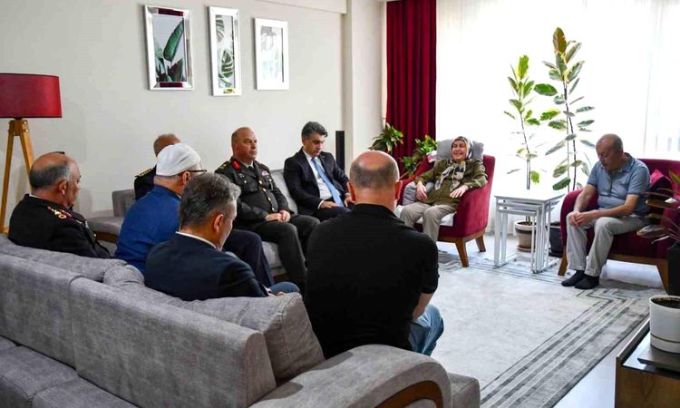 Bolu Governor visited the family of the martyr police officer - News