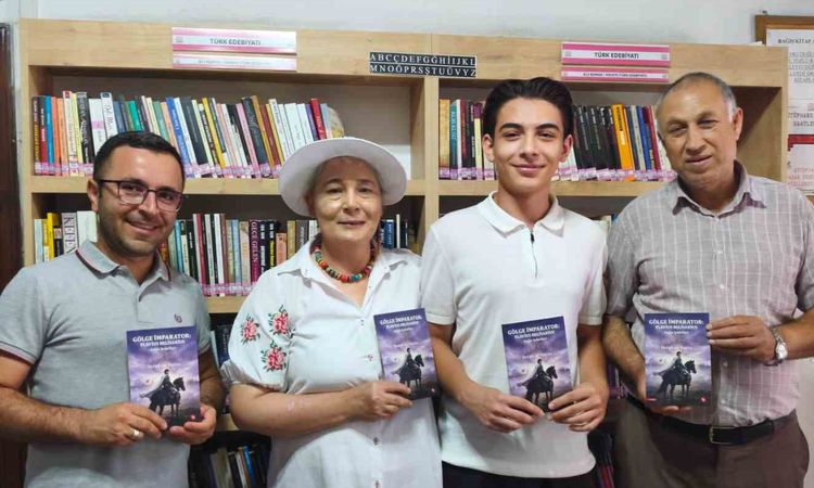 Bor Kütüphanesi’nde yazarlar buluştu - Son Dakika: Gelişmeler Takip Ediliyor