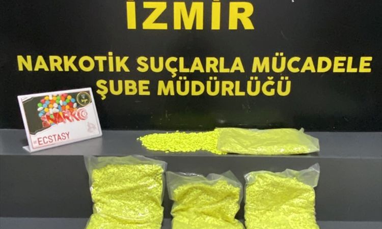 Bornova'da 31 bin uyuşturucu hapla tutuklama - Haberleri - Son Dakika Bilgileri