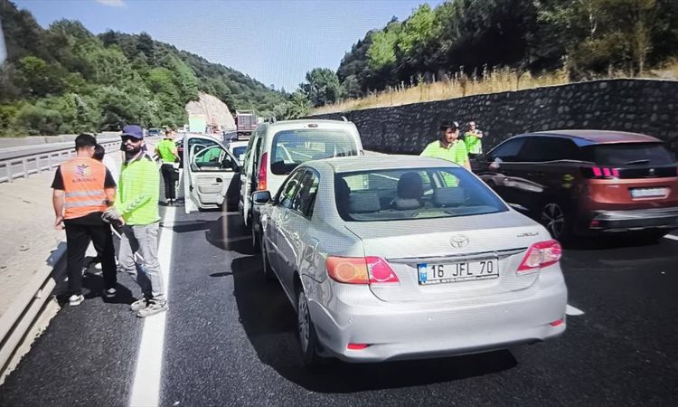 Son Gelişme: Bozüyük'te Zincirleme Trafik Kazası: 1 Yaralı - Haberleri ve Merak Edilenler