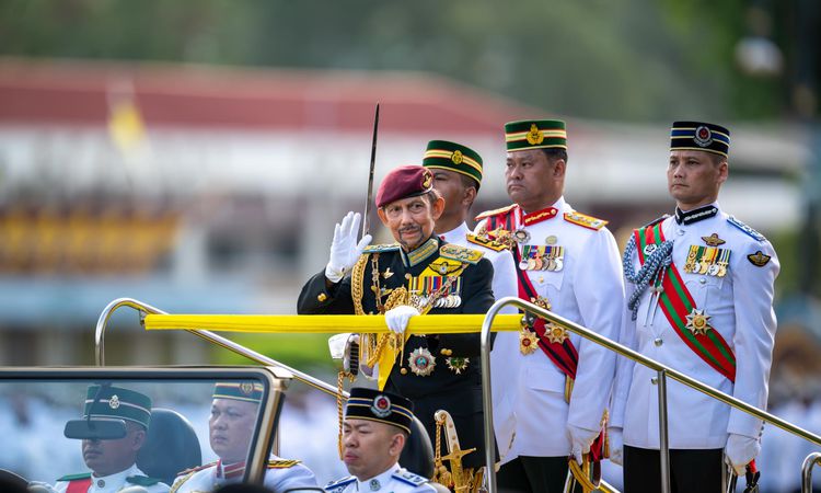 Ayrıntılar Netleşti: Brunei Sultanı Hassanal, Çin Savunma Bakanı Dong ile görüştü - Son Dakika Haberleri - Son
