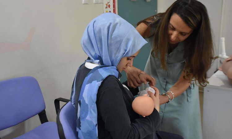 Gündemden Son Bilgiler: Buca Seyfi Demirsoy'da Dünya Emzirme Haftası Etkinliği: 'Anne Sütü Bebeğin İlk Aşısı'