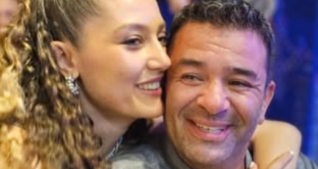 Love pose from Bülent Şakrak and his girlfriend, who is 17 years younger: 'Let the girl see the square' - Latest News