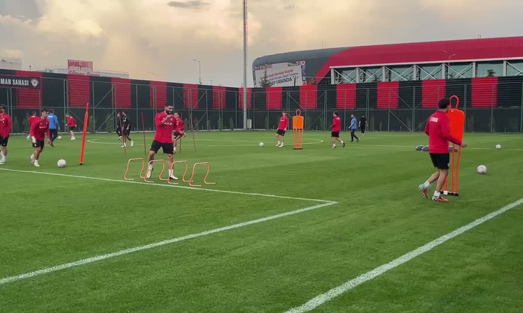 Burak Yılmaz, Gaziantep FK maçı öncesi galibiyet hedefini yineledi - Son Dakika Bilgileri