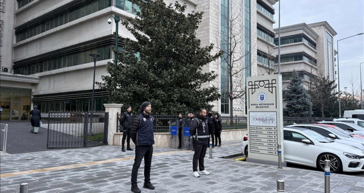 Gündemden Son Bilgiler: Bursa Büyükşehir soruşturmasında 3 yeni gözaltı - Son Dakika Haberleri
