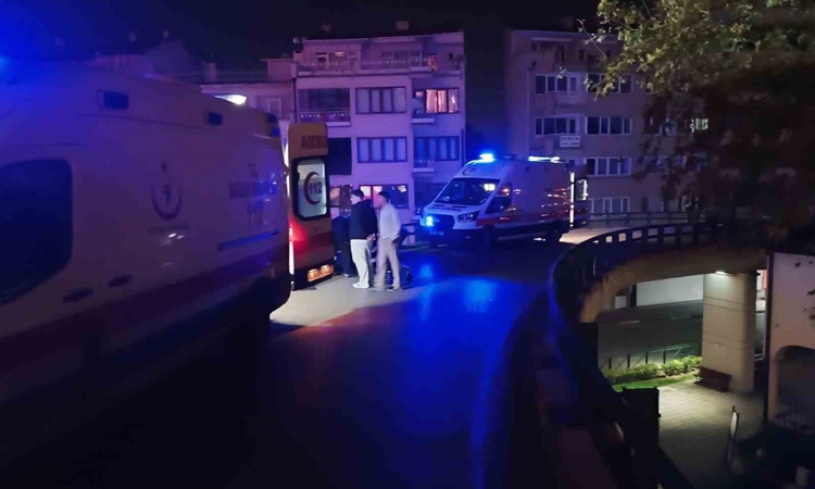 Bursa'da çalıntı motosiklet bariyerlere çarptı, 3 yaralı, sürücü kayıp aranıyor - Son Dakika Bilgileri