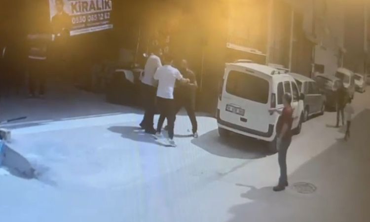 Gündemden Son Bilgiler: Bursa'da Dükkan Kavgası: 6 Yaralı, 4 Gözaltı - Son Dakika Haberleri: Gelişmeler Takip