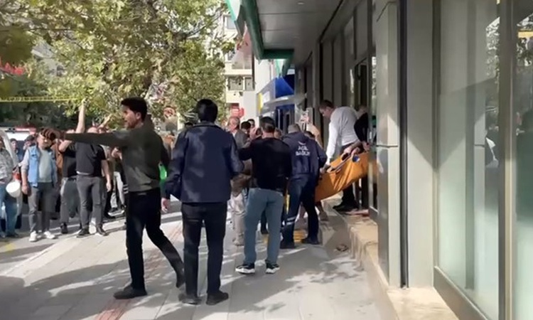 Bursa Gemlik'te telefon iadesi tartışmasında 4 aylık hamile kadın bıçakla yaralandı - Son Dakika Bilgileri