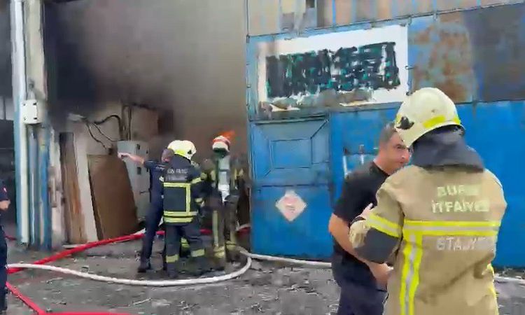 Gündemden Son Bilgiler: Bursa'da koltuk imalathanesinde alevler paniği - Son Dakika: Gelişmeler Takip Ediliyor