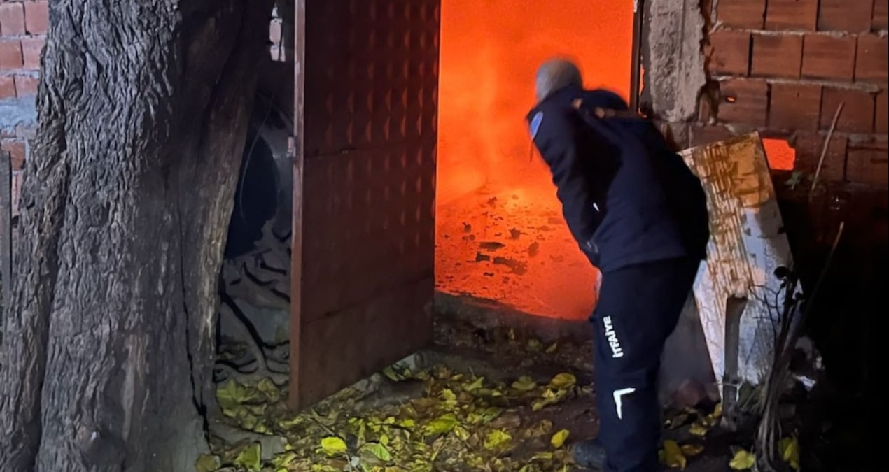 Bursa’da marangoz atölyesinde yangın - Son Dakika - Son Dakika Bilgileri