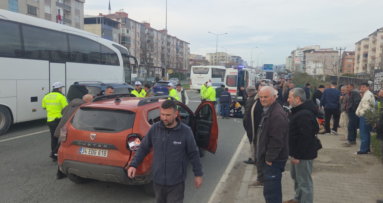 Sıcak Gündem: Bursa'da motosiklet ile otomobil çarpıştı: 2 yaralı - Son Dakika Haberleri: Gelişmeler Takip Edi