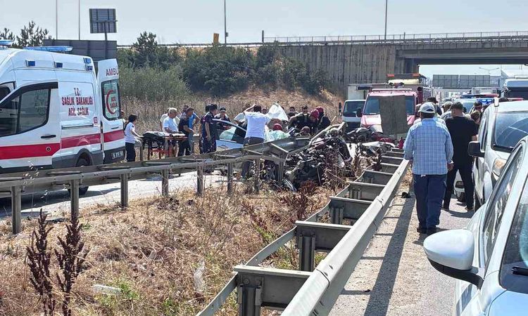 Sıcak Gündem: Bursa'da otomobil bariyere saplandı: 2 yaralı - Son Dakika Haberleri ve Merak Edilenler