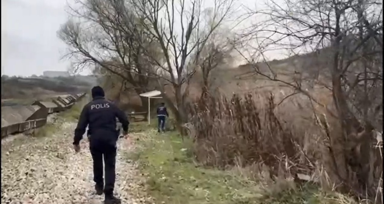 Gündemden Son Bilgiler: Büyükçekmece’de izinsiz kazı operasyonu: 2 kişi suçüstü yakalandı - Son Dakika Haberle