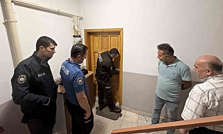 Camiye giderken tost makinesini kapatmayı unuttu, yanık kokusu itfaiyeyi alarma geçirdi: Gelişmeler Takip Edil