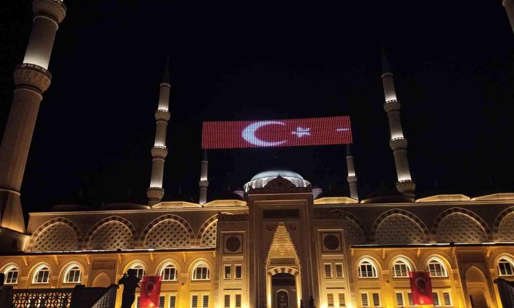 Sela sounds echoed in Çamlıca Mosque on the 10th anniversary of July 15 - Breaking News