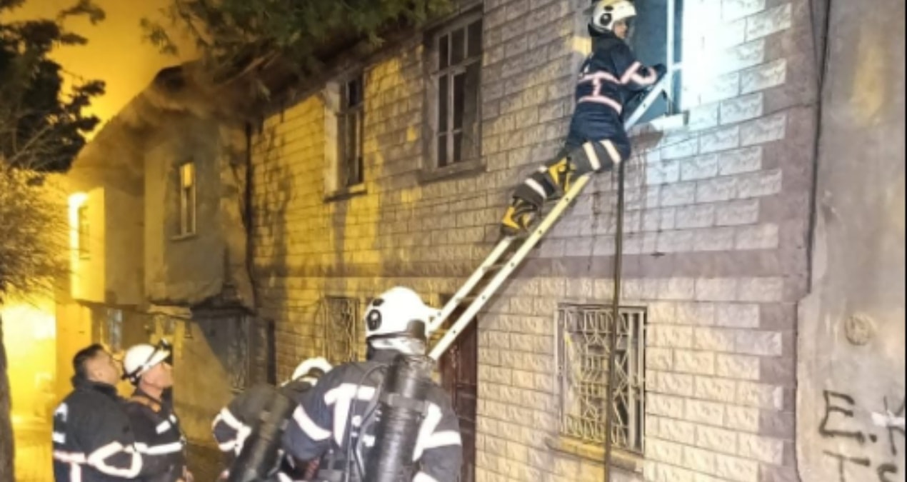 Gündemden Son Bilgiler: Çankırı'da 2 katlı evde yangın faciası: 2 ölü - Son Dakika - Son Dakika Bilgileri