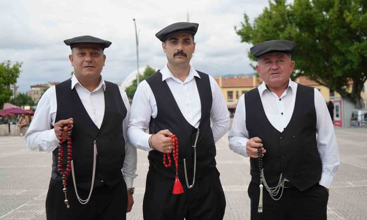 Gündemden Son Bilgiler: Çarşamba Beyleri, geleneksu baskını kıyafetleriyle geçmişi geleceğe taşıyor - Son Daki