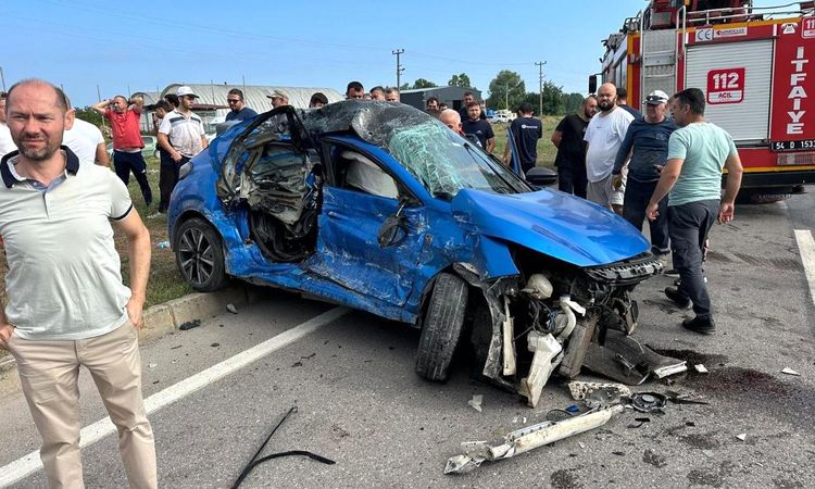 The car that collided with the tow truck turned into scrap: 1 injured - News