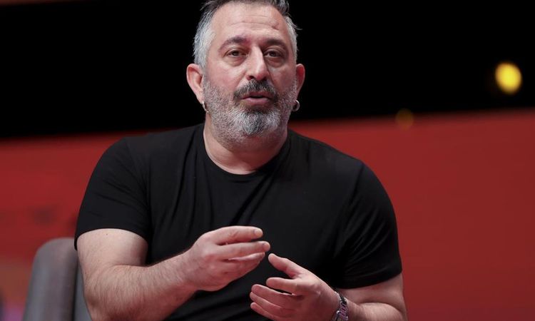 Cem Yılmaz yoğun bakımda! Doktorundan sağlık durumuna ilişkin açıklama ve Merak Edilenler