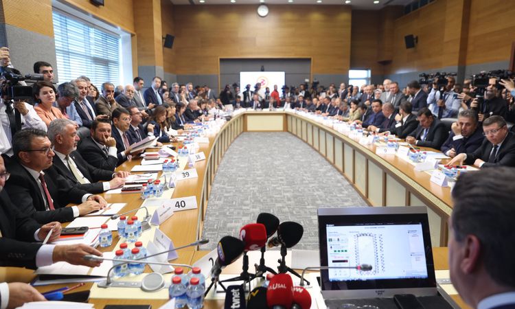 Kritik Açıklama: "Çerçeve Yasa" teklifi Adalet Komisyonu'nda... AK Partili Abdulhamit Gül: "Bu yasayla silahla