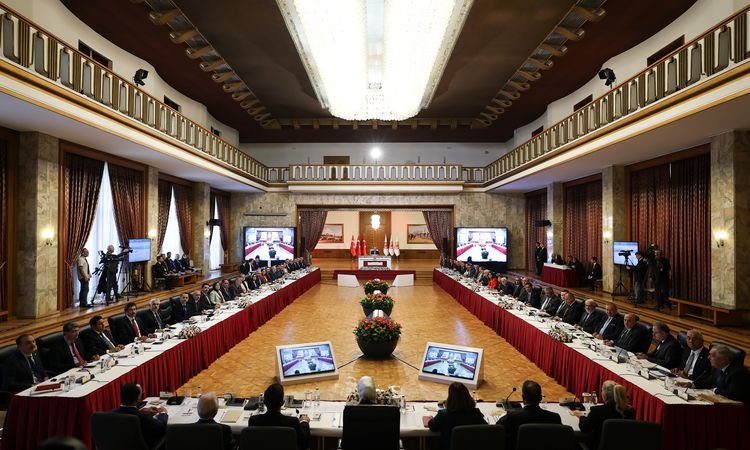 Son Gelişme: Çerçeve Yasa Teklifi TBMM'de... Soruşturmalar ertelenecek, bazı suçlar kapsam dışında tutulacak -