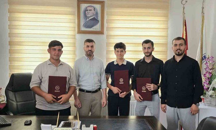 Sıcak Gündem: Çermik'te 5 hafıza belgelerini aldı - Son Dakika Haberleri - Son Dakika Bilgileri