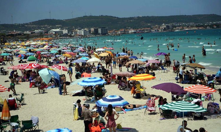 Son Gelişme: 'Çeşme'de hafta sonu nüfus yarım milyona ulaşıyor' - Haberleri: Gelişmeler Takip Ediliyor
