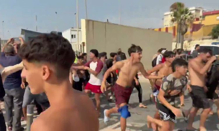Ceuta'dan yaklaşık 70 bin göçmen Fas'a döndü - Son Dakika ve Merak Edilenler