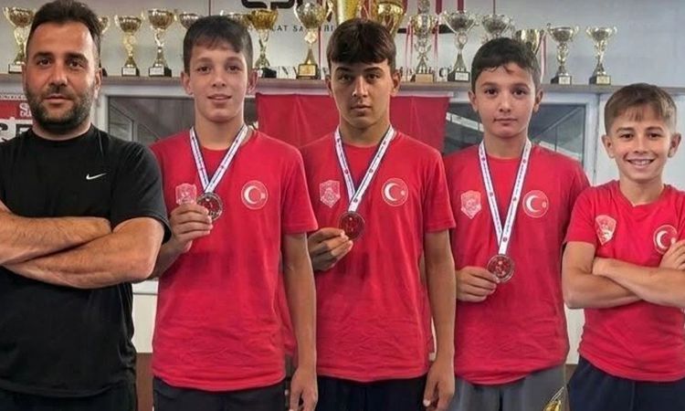 Çevreli'nin Gururu: 4 Genç Güreşçi Milli Takım Kampına Seçildi - Son Dakika Bilgileri