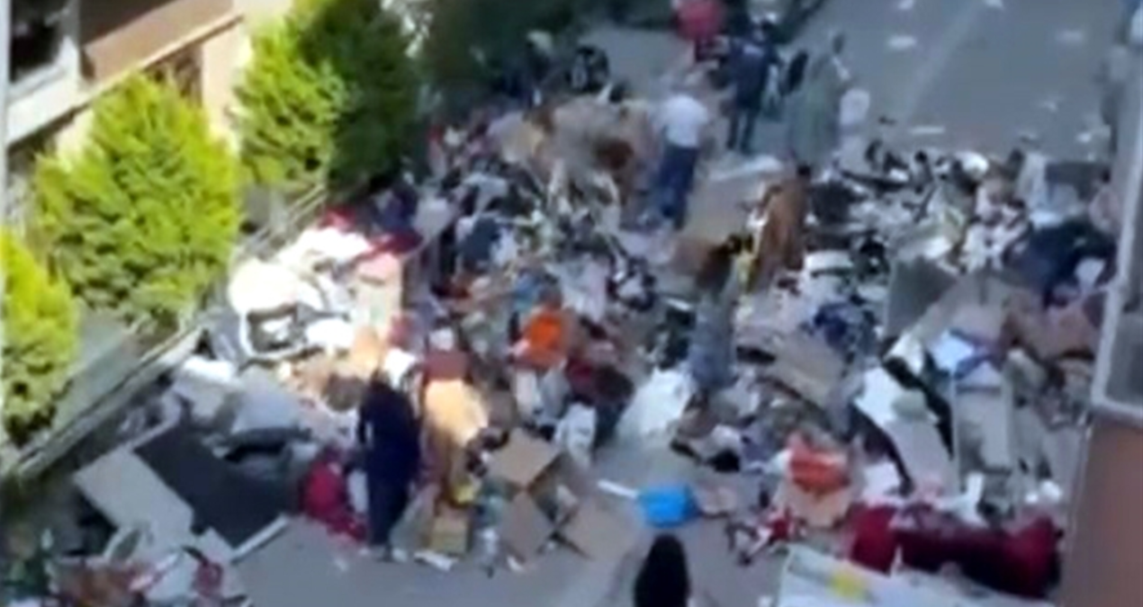The tenant in prison could not pay the rent for 7 months, the landlord threw the belongings on the street - Last Minute