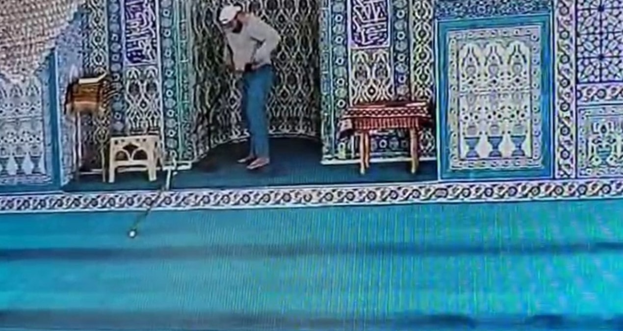 Ayrıntılar Netleşti: Cezaevinden izinli çıktı, girdiği 3 camideki ses sistemlerini sopayla kırıp söktü! - Son