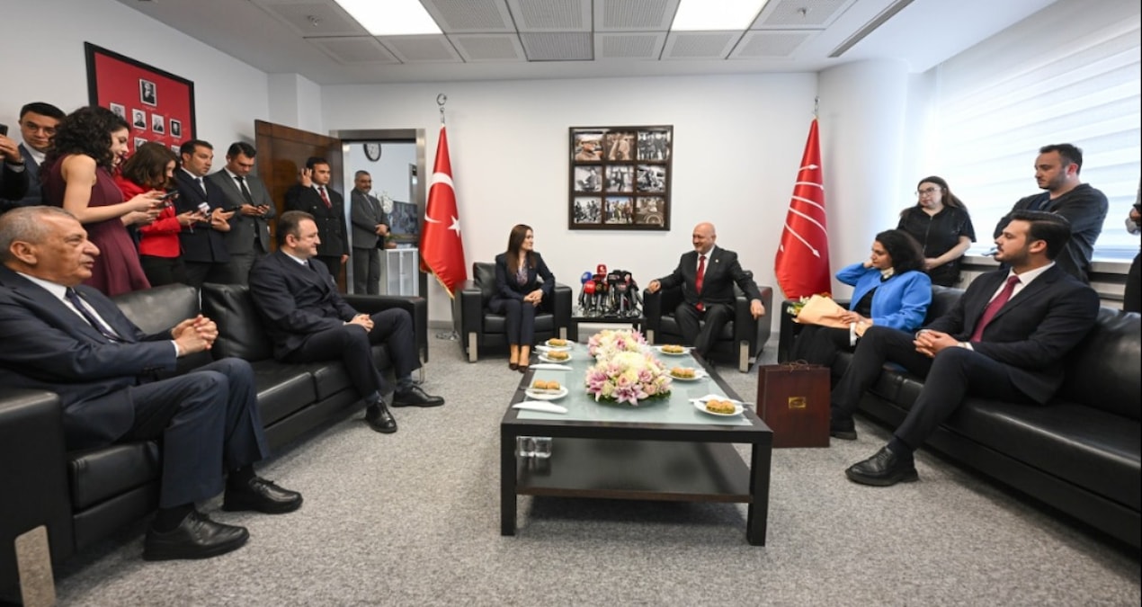 CHP ile AKP güle oynaya bayramlaştı - Son Dakika Haberleri