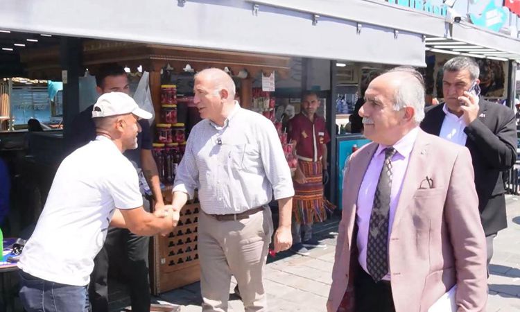 Ayrıntılar Netleşti: CHP İstanbul İl Başkanı Gürsu baskını Tekin'den Eminönü'nde esnaf ziyareti - Son Dakika v